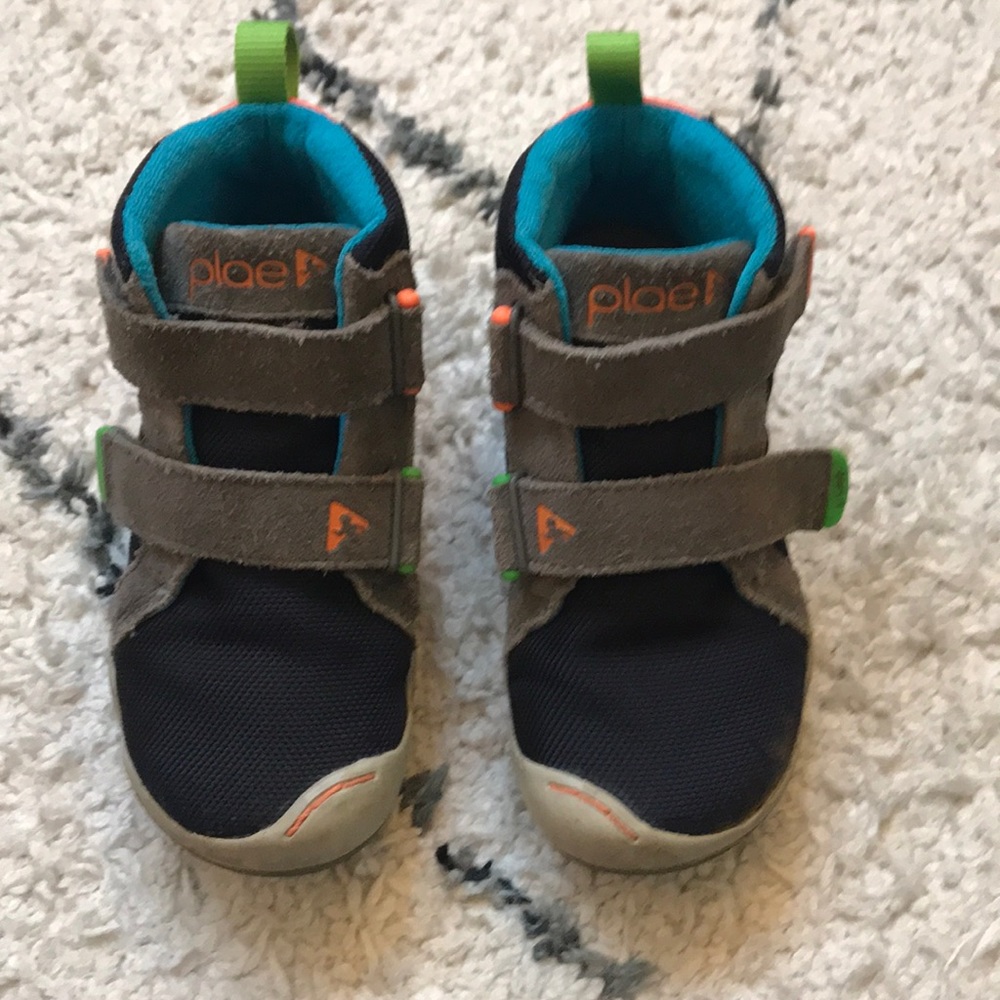 Plae boys high top Velcro snap sneaker.